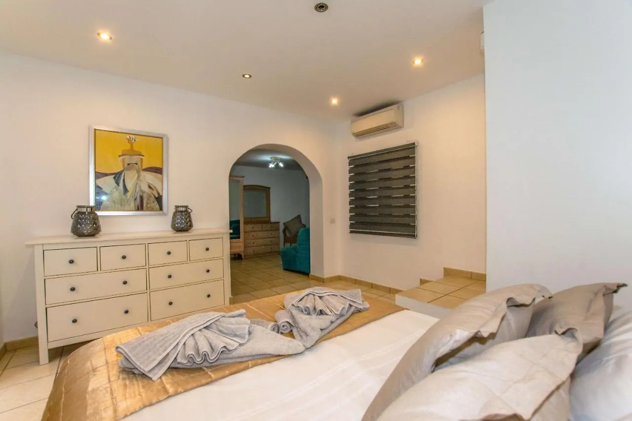 Villa Michelle - Lh114 By Villas Now Ltd Playa Blanca  Spain