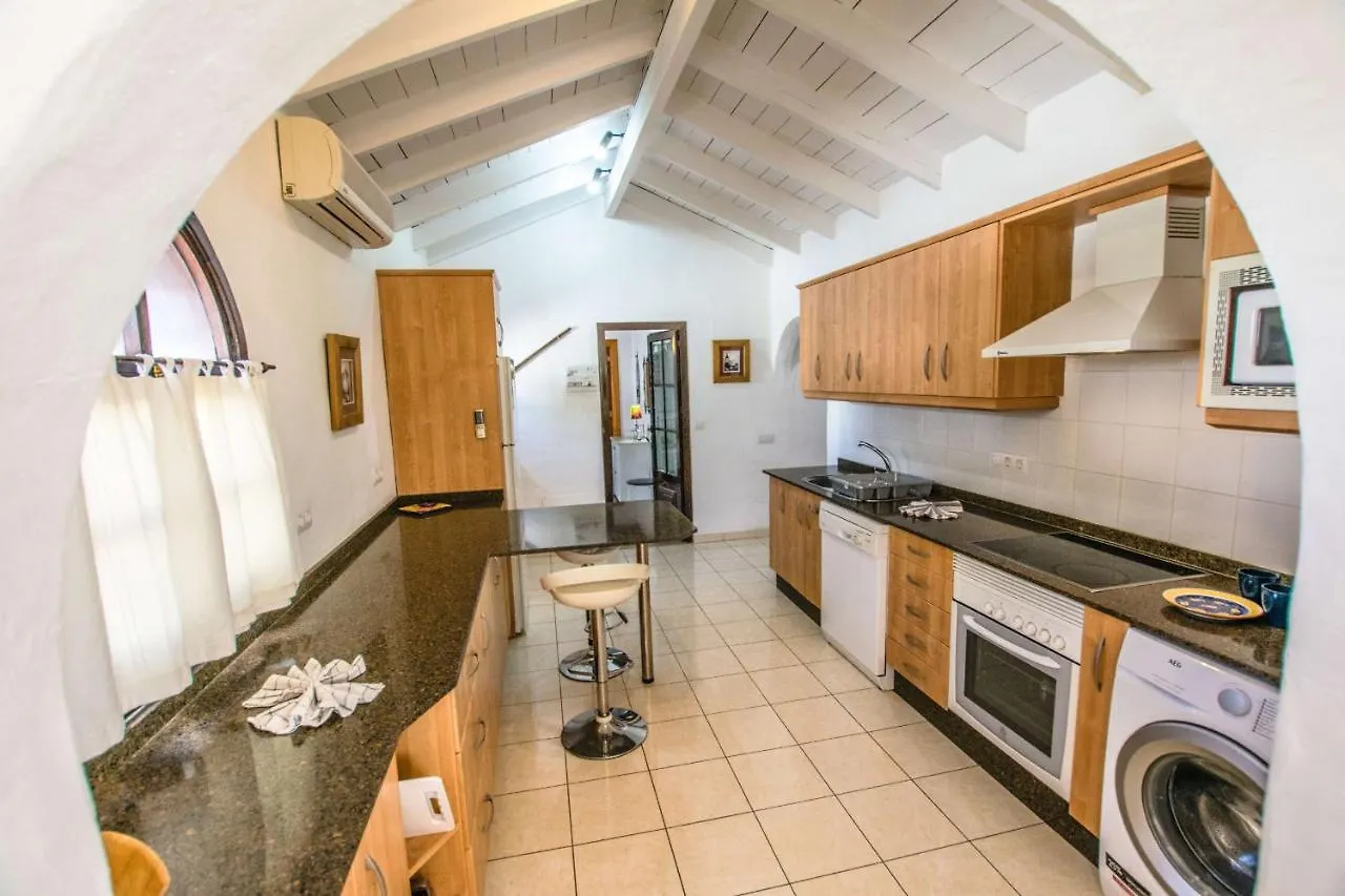 Villa Michelle - Lh114 By Villas Now Ltd Playa Blanca