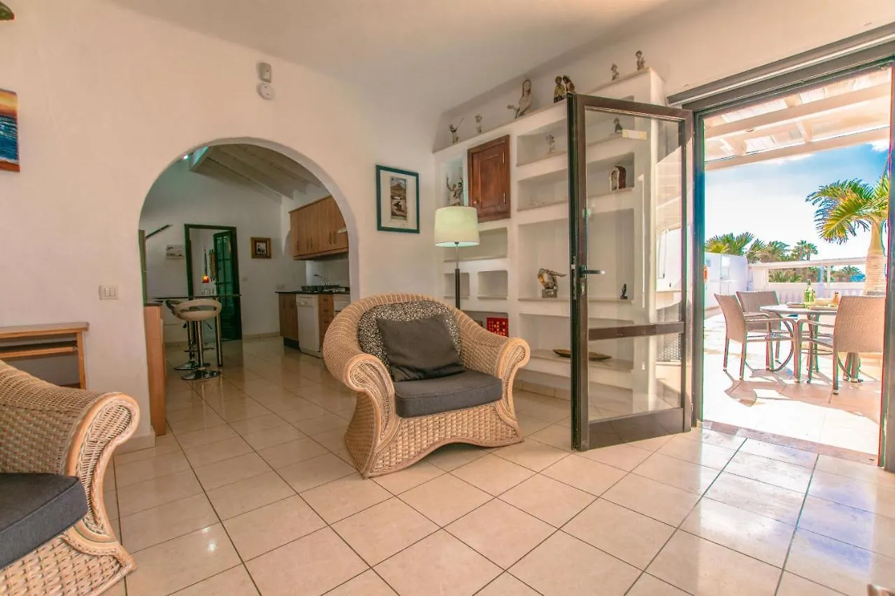 Villa Michelle - Lh114 By Villas Now Ltd Playa Blanca