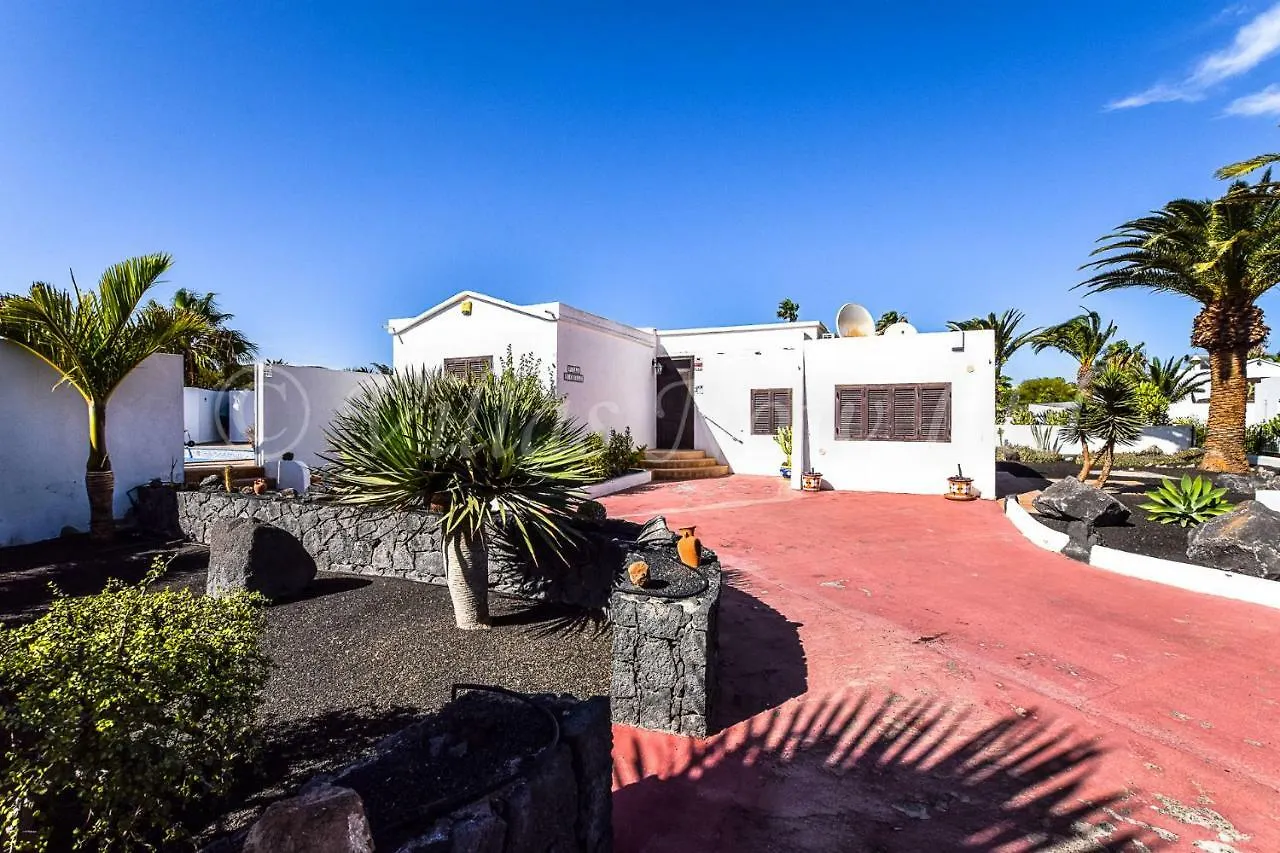 Villa Michelle - Lh114 By Villas Now Ltd Playa Blanca   Playa Blanca (Lanzarote)